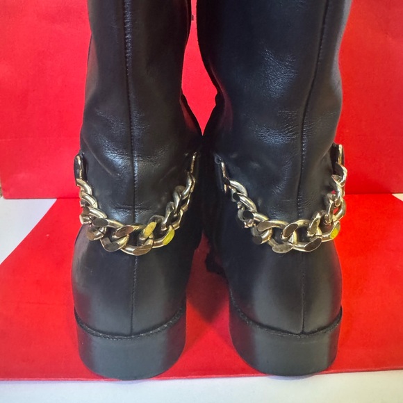 Elegant Carolina Herrera Black Leather Boots - Picture 6 of 12